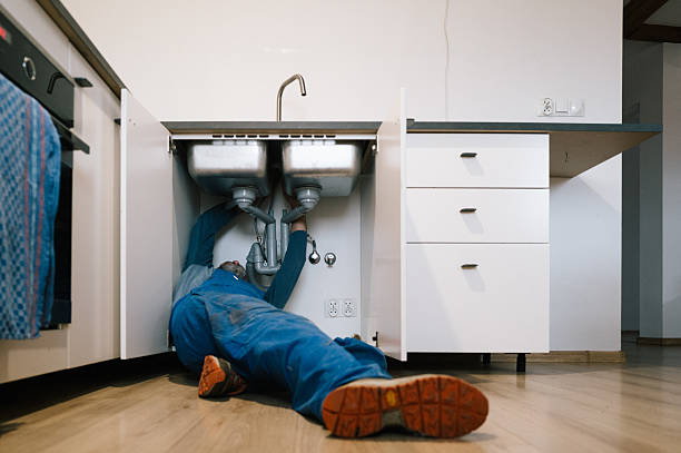 Professional Leak Detection technician working in Chandlerville, IL